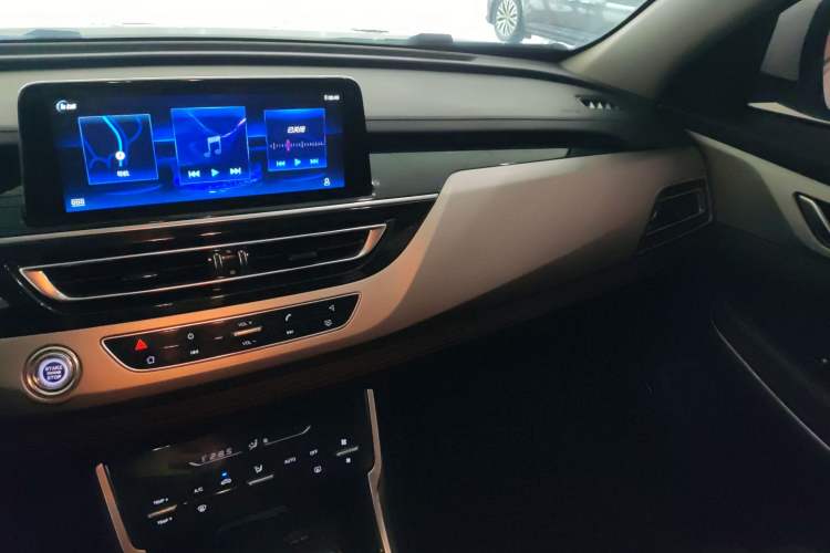 Used Changan CS75 2020 280T DCT Luxury Model China VI Standard