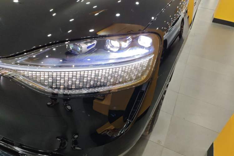 Used Hima AITO M9 2024 Range-Extended Ultra Version 52 kWh 5-Seater Model Left Front Headlight