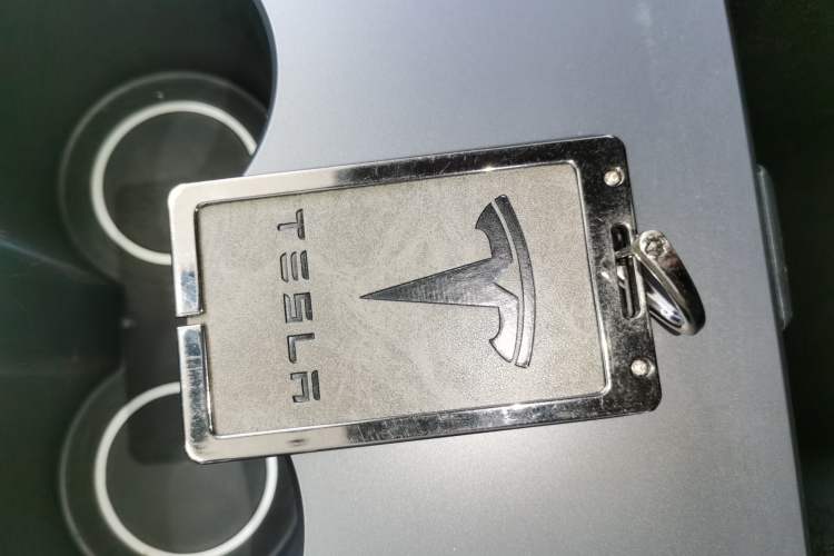 Used Tesla Model Y 2021 Long-Range All-Wheel-Drive Version 3D7
