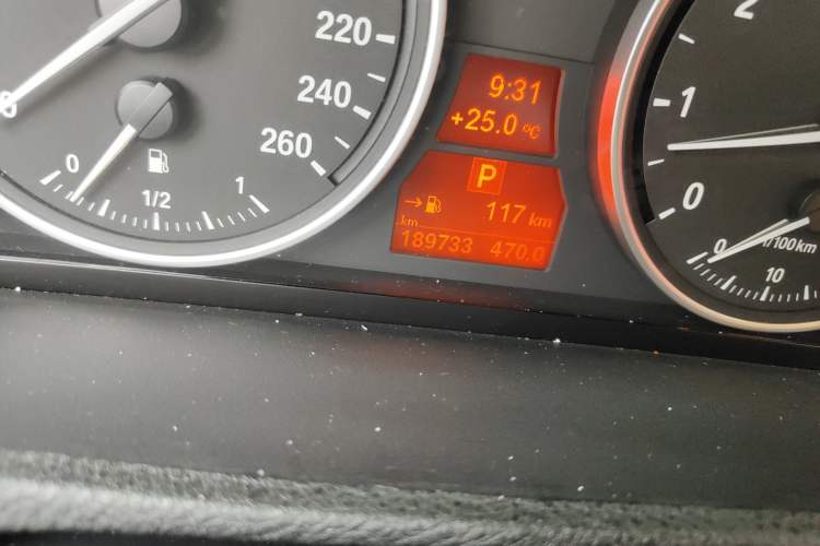 Used BMW X5 2013 xDrive35i Leading Model Odometer Close Up