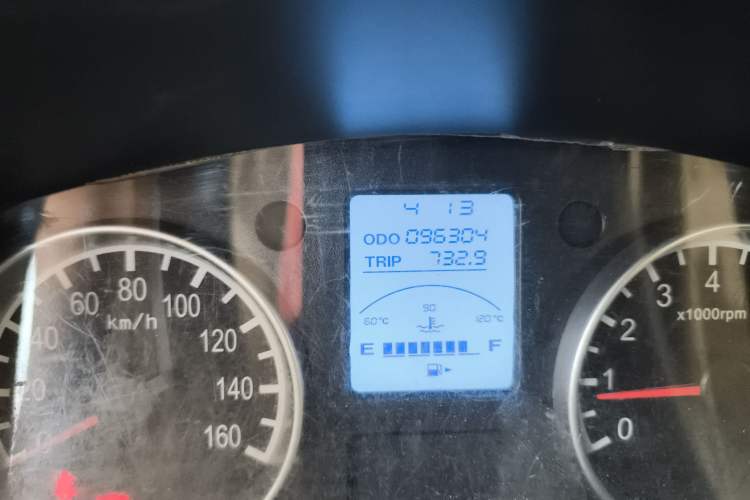 Used Jinbei Hiace X30 2013 1.3L Comfort Model Odometer Close Up