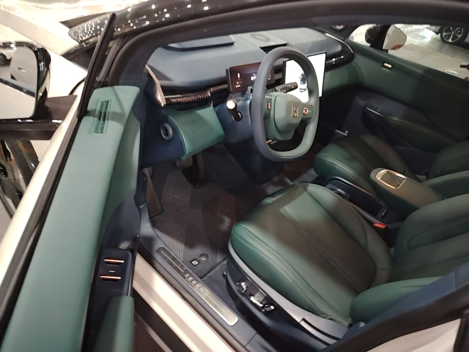 Zeekr X 2023 Rear-Drive ME Version 5 Seats — снимка 18