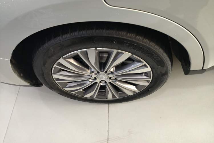 Used Hongqi E-QM5 2022 431 km Charge & Enjoy Edition
