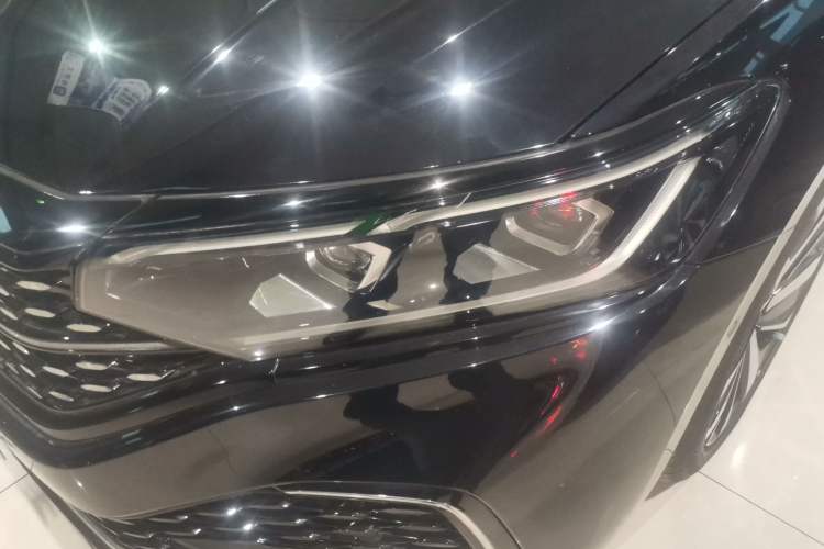 Used Volkswagen Passat 2022 330TSI Starry Luxury Edition – Exclusive Special Edition