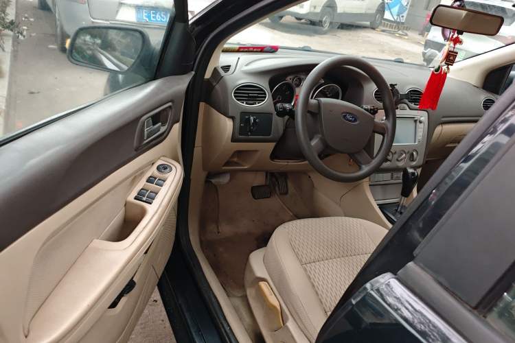 Used Ford Focus 2009 Sedan 1.8L Automatic Fashion Edition