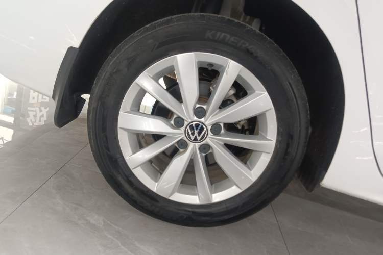 Used Volkswagen Bora 2021 1.5L Automatic Elite Smart Connect Edition Right Rear Wheel Hub