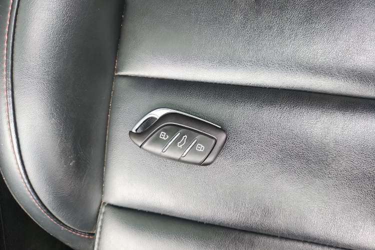 Used MG HS 2019 20T Manual Two-Wheel Drive Luxury Edition China VI Standard
