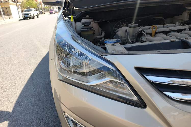 Used Hyundai Verna (older generation) 2014 1.4L Manual Smart GLS Trim
