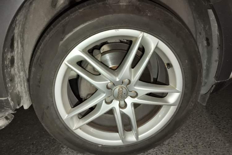 Used Audi Q5 2017 Plus 40 TFSI Comfort Model
