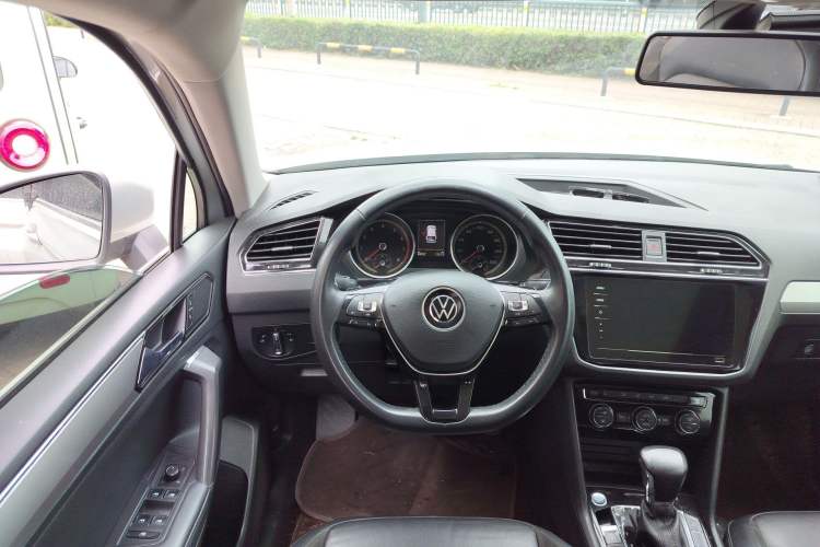 Used Volkswagen Tiguan L 2021 330TSI Automatic Two-Wheel Drive Smart Edition