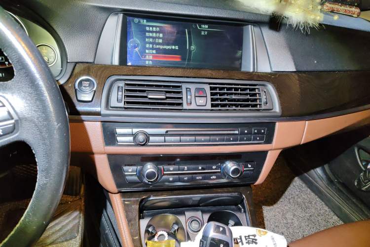 Used BMW 5 Series 2014 525Li Leading Model