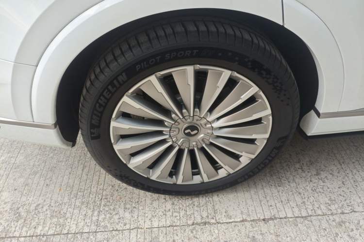 Used ONVO Luxeed L90 2025 Model—Ultra Six-Seater Version