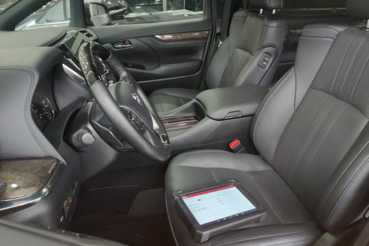 Used Toyota Vellfire 2021 Crown Dual-Engine 2.5L HV Prestige Edition Left Front Seat