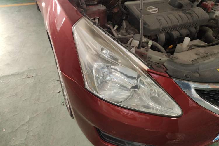 Used Nissan Tiida 2014 1.6L CVT Smart Model Right Front Headlight
