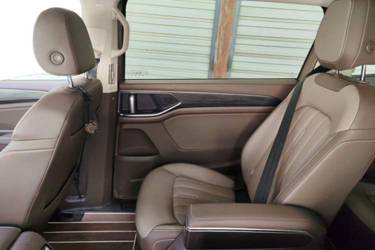 Used Volkswagen Viloran 2022 380TSI Luxury Edition