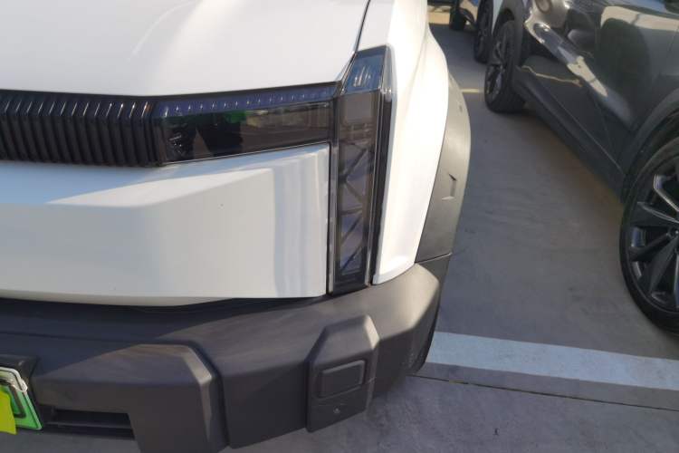 Used iCAR 03 2024 401km Range Two-Wheel Drive Standard Yuechao Version
