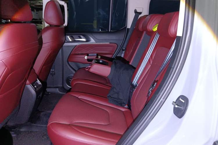 Used Tank 300 2025 2.4T Diesel Version