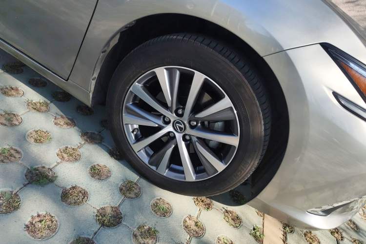 Used Lexus ES 2018 300h Premier Edition China V Standard
