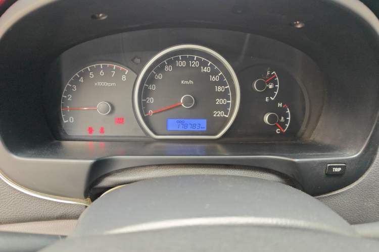 Used Hyundai Celesta 2011 1.6L Manual Comfort Edition