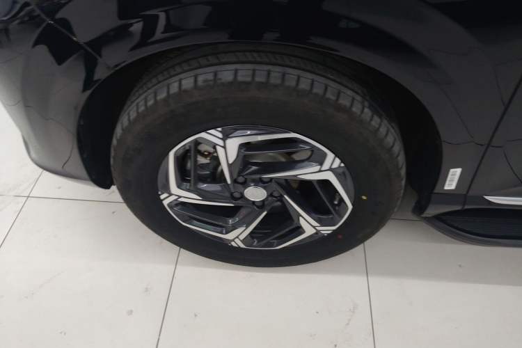 Used Hongqi HS3 2024 1.5T Zhiwei Edition Left Front Wheel Hub