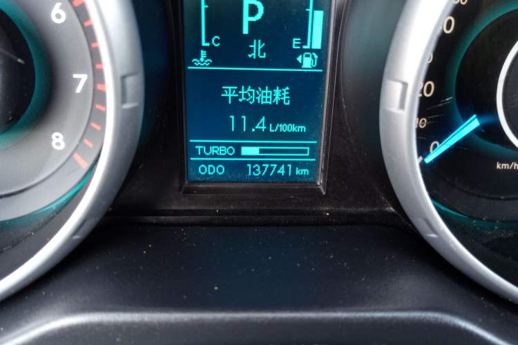 Used BAIC Senova X65 2015 2.0T automatic comfort version Odometer Close Up