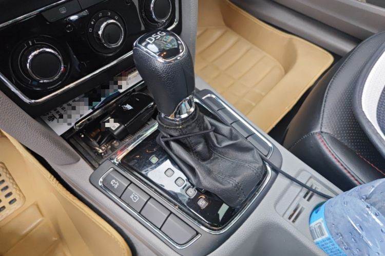 Used Skoda Superb 2013 1.4TSI DSG Sport Edition Gear Lever