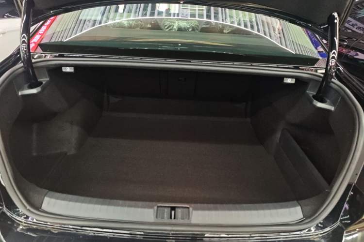 Used Volkswagen Magotan 2023 2 Million Units Limited Edition 330TSI DSG Leading Version Trunk