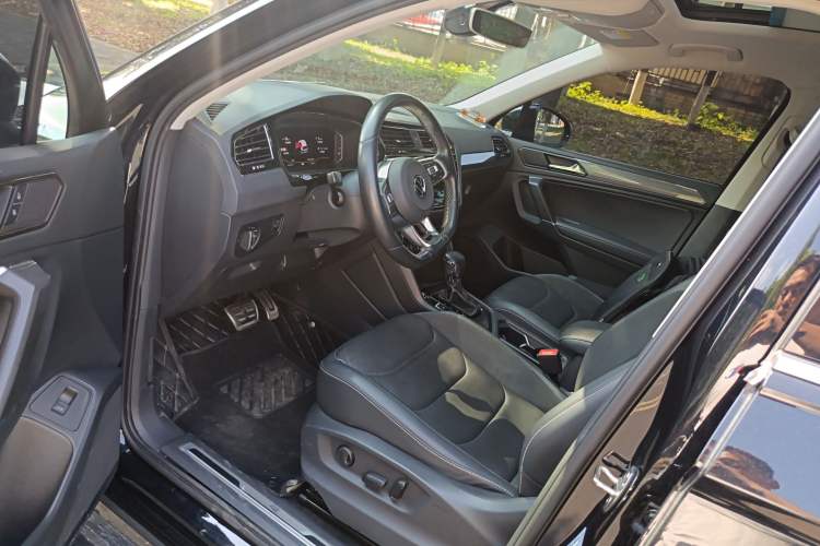 Used Volkswagen Tiguan L 2021 330TSI Automatic Two-Wheel Drive R-Line Enhanced Edition
