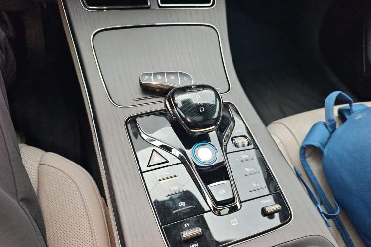 Used BYD Han 2025 DM-i Intelligent Driving Edition 125KM LiDAR Flagship Model