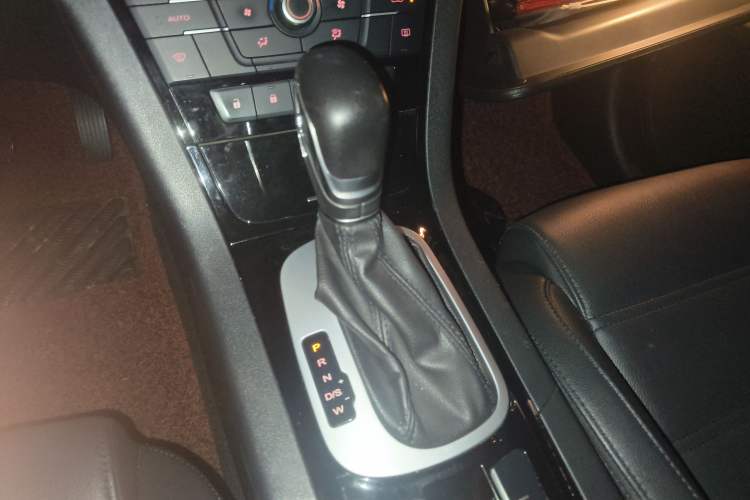 Used MG GS 2016 1.5TGI TST Luxury Edition Gear Lever