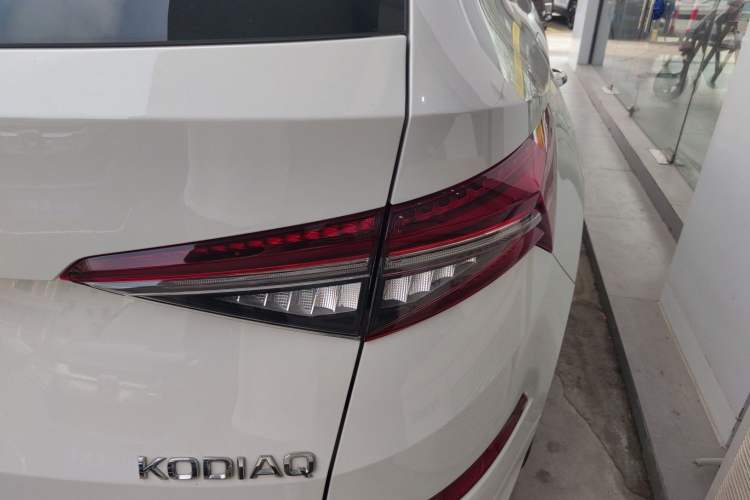 Used Skoda Kodiaq 2023 Facelifted TSI330 5-Seater Two-Wheel-Drive Luxury Edition
