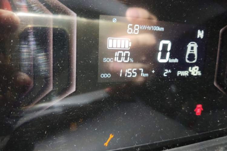 Used Chery New Energy QQ Ice Cream 2022 120km Milkshake Phosphate Lithium-Iron Odometer Close Up