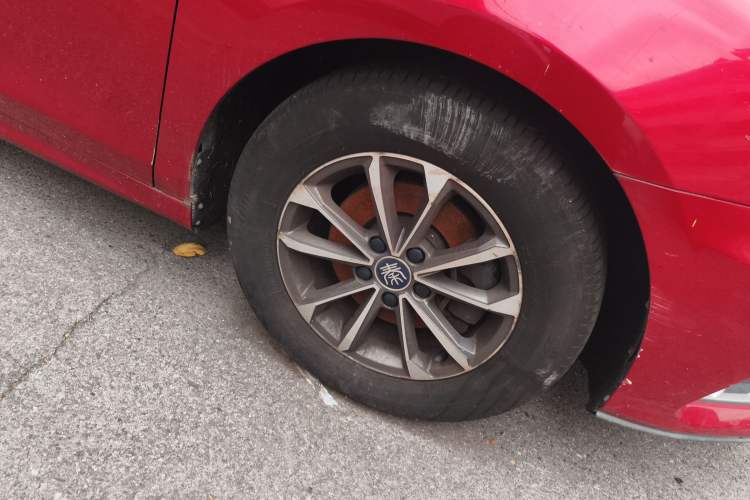 Used BYD Qin Pro New Energy 2019 DM Super Edition 1.5TI Automatic Smart Connect X-Trail Model China V Standard Right Front Wheel Hub