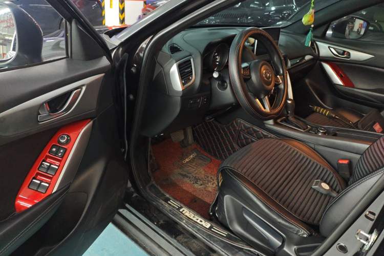 Used Mazda CX-4 2018 2.0L Automatic Two-Wheel Drive Blue Sky Dynamic Version China VI Standard
