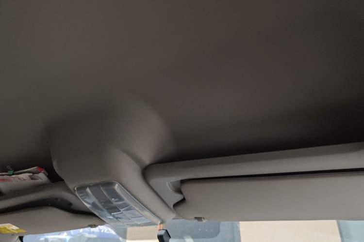 Used SAIC MAXUS Xintu V80 2019 2.5T Classic Edition 6-Speed Manual – Aoyuntong Short Wheelbase Mid-Height Design 5/6 Seats