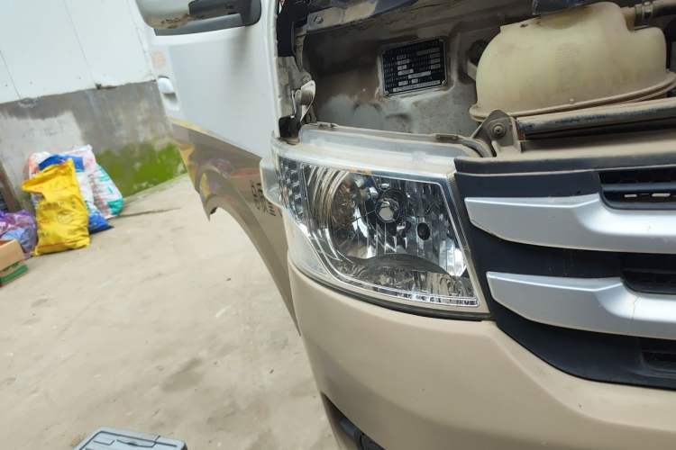Used Foton Scenic G7 2017 2.0L Short-Wheelbase Commercial Van High Roof 4 Seats 4Q20M
