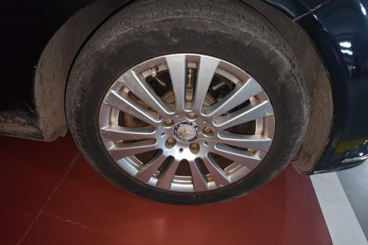 Used Mercedes-Benz C-Class 2010 C 200K Standard Model Right Front Wheel Hub