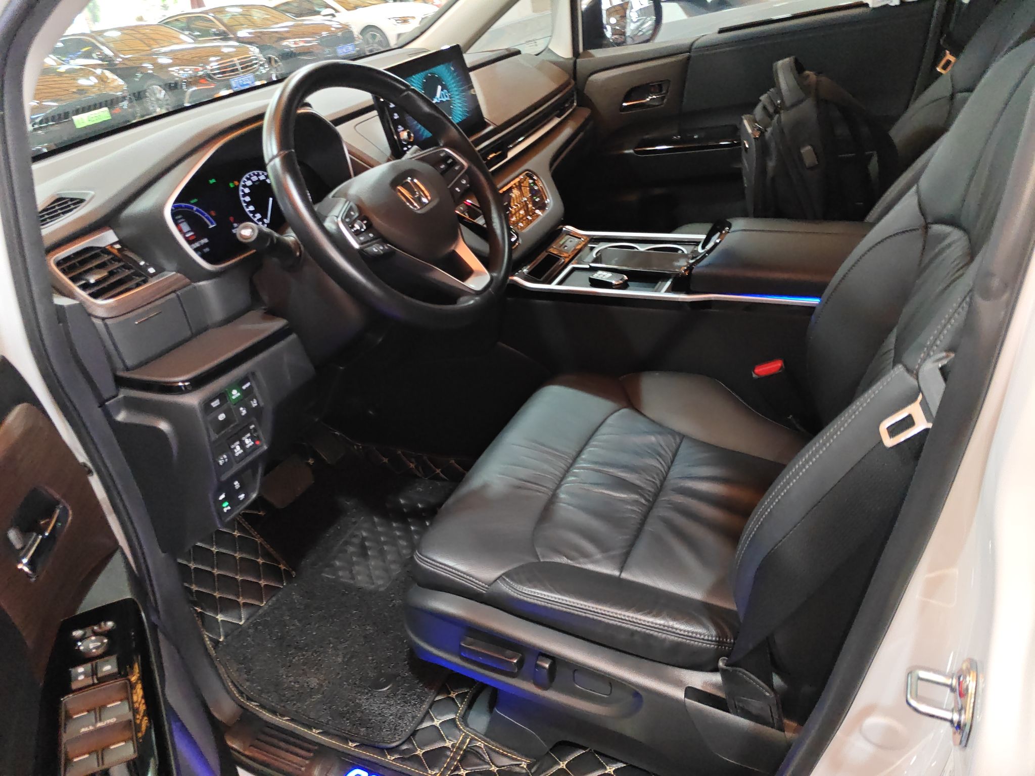 Переднее сиденье в автомобиле