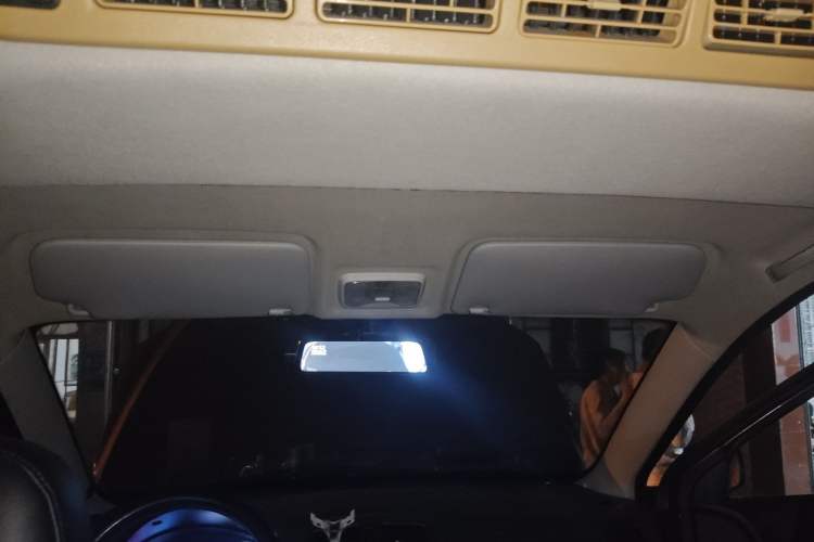 Used Dongfeng Fengon 330 2014 1.5L Manual Utility Version DK15 Headliner