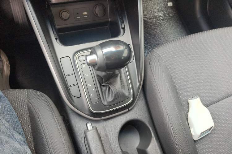 Used Kia Carens 2013 2.0L 5-Seater Automatic Standard Version China V Standard