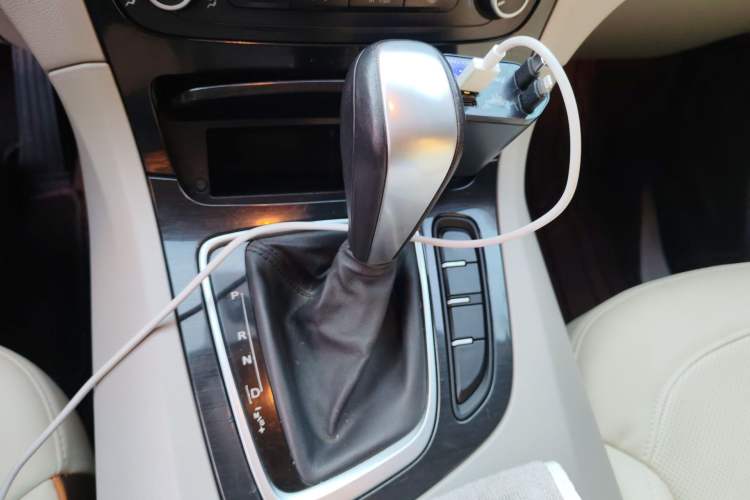 Used Huasong 7 2015 2.0T Automatic Comfort Model Gear Lever