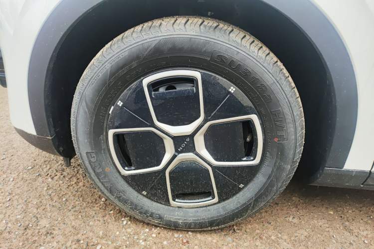 Used AION UT 2025 420 Smart Edition Left Front Wheel Hub