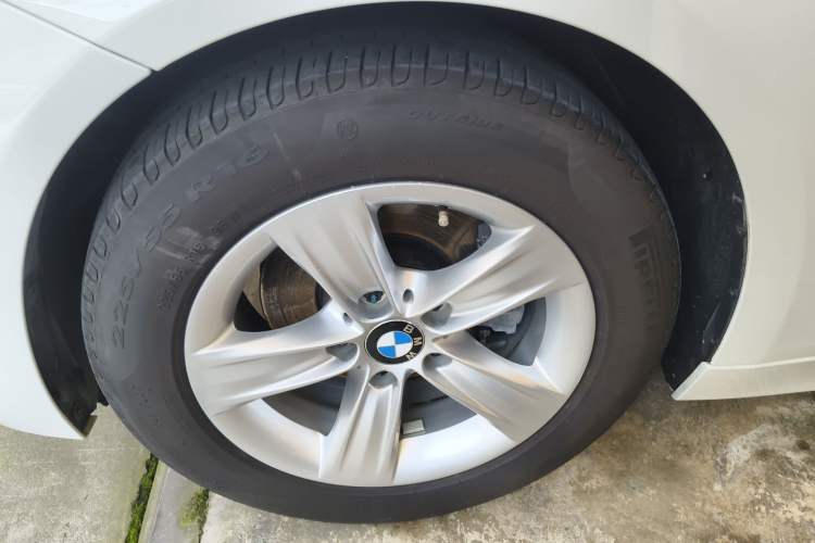 Used BMW 3 Series 2015 320i Fashion Model