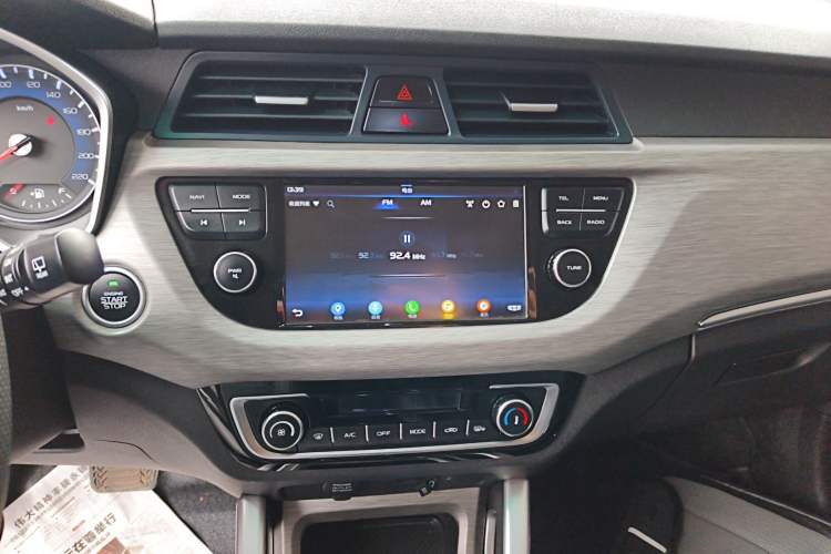 Used Geely Auto Vision X3 2017 1.5L Automatic Luxury Model Audio And AC Panel