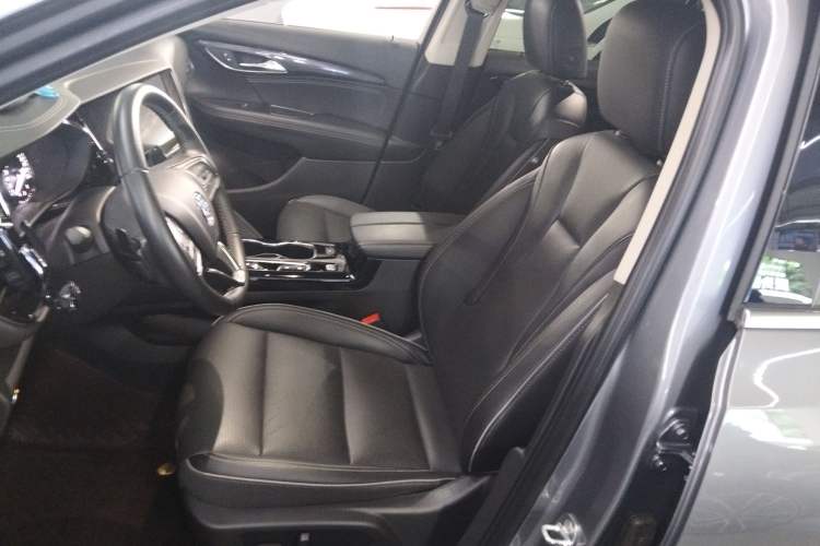 Used Buick Envision 2022 Encore S 552T Two-Wheel-Drive Luxury Model Left Front Seat