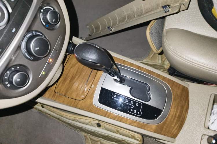 Used Buick Excelle 2015 1.5L Automatic Classic Model
