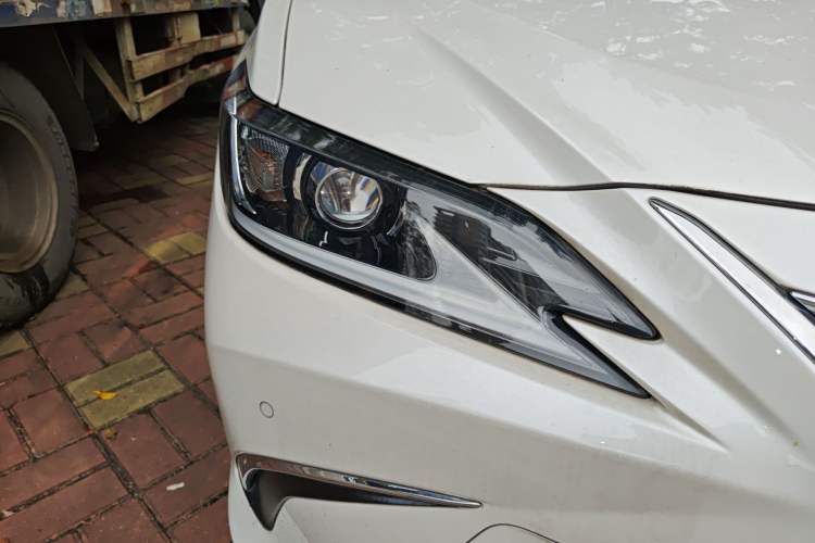 Used Lexus ES 2020 200 Excellence Edition
