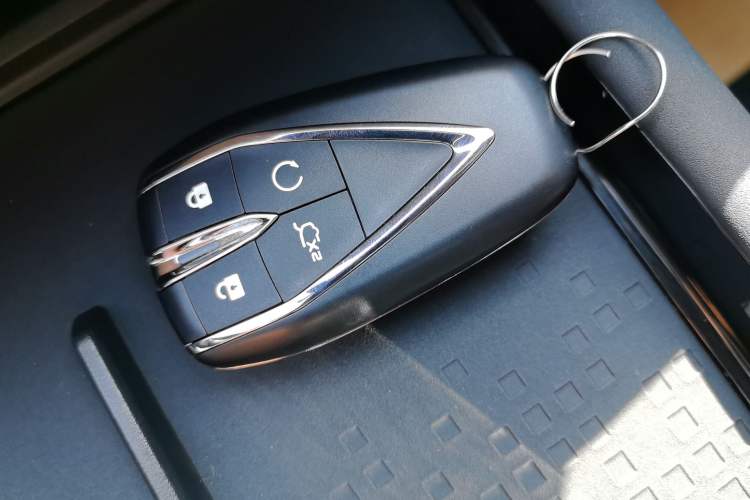 Used CHANGAN UNI-T 2023 Second-Generation 1.5T Prestige Model Vehicle Key