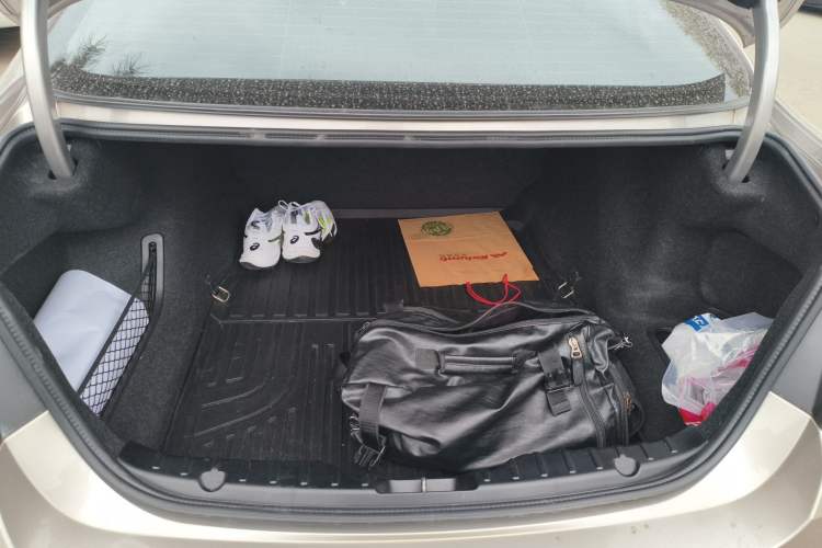 Used BMW 5 Series 2017 528Li Leading Model Trunk