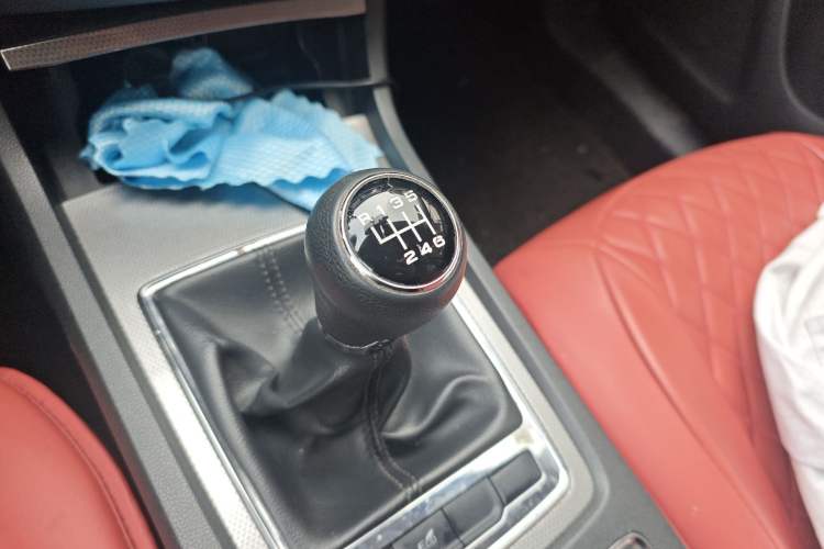 Used Roewe i6 2017 20T Manual Luxury Edition